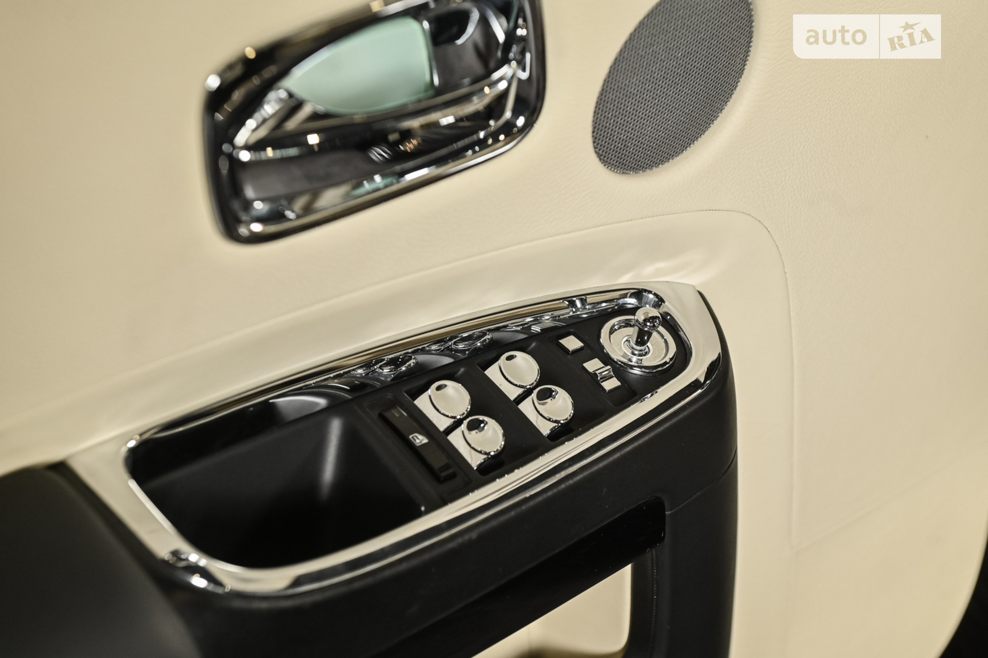 2011 Rolls-Royce Ghost - мініатюра 22