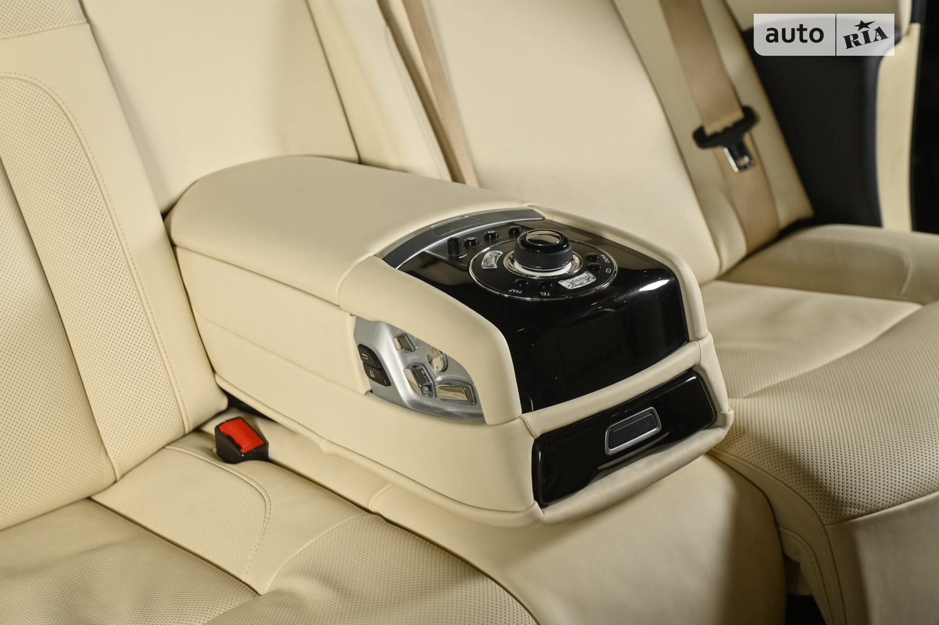 2011 Rolls-Royce Ghost - мініатюра 48