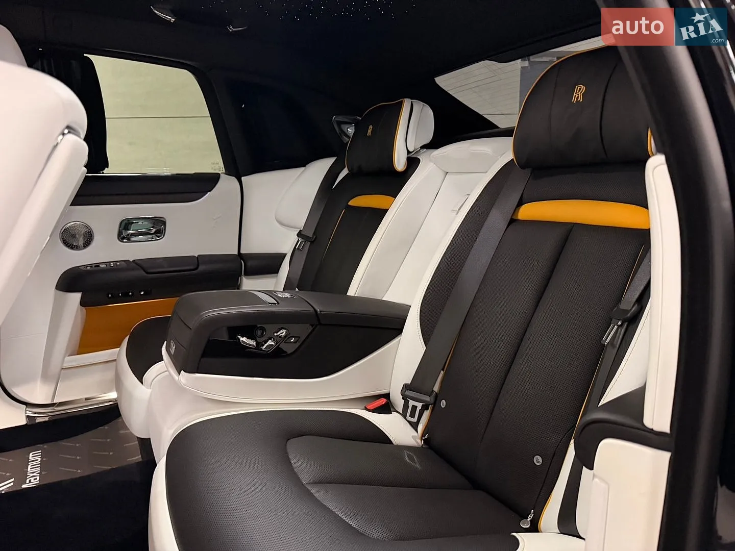 2020 Rolls-Royce Ghost - мініатюра 25