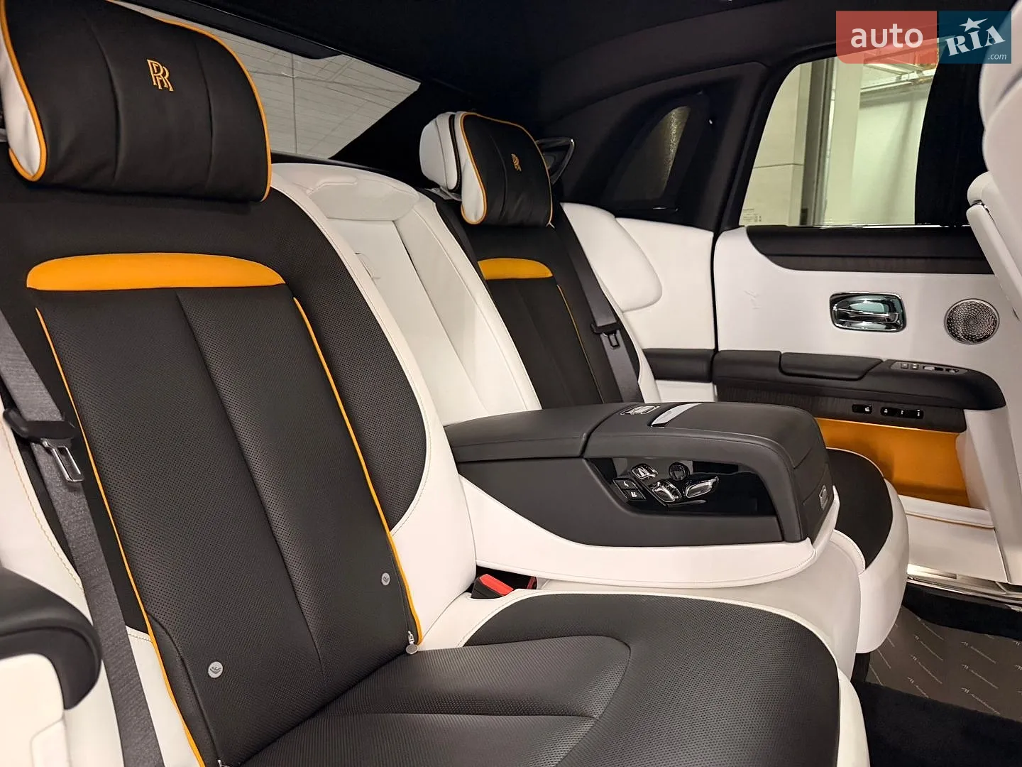 2020 Rolls-Royce Ghost - мініатюра 29