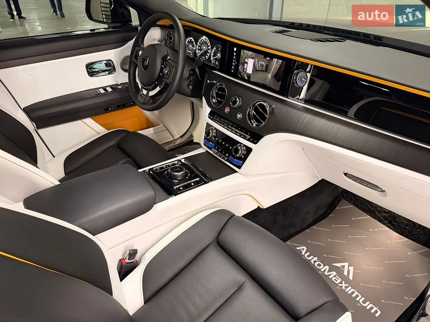 2020 Rolls-Royce Ghost - мініатюра 36