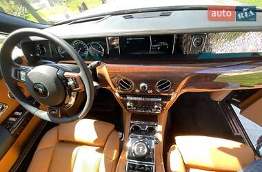 Седан Rolls-Royce Phantom 2021 в 