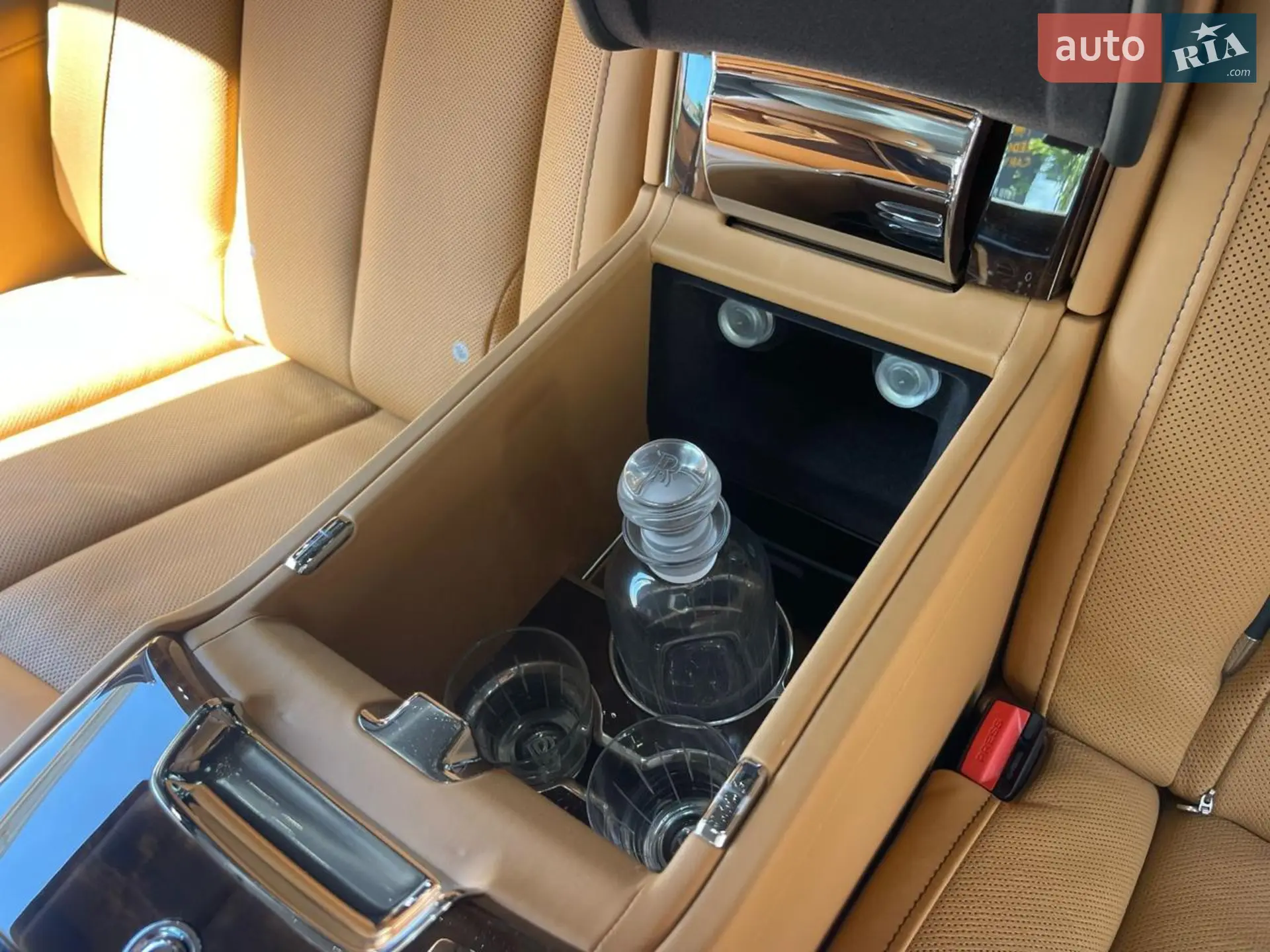 2021 Rolls-Royce Phantom - мініатюра 14