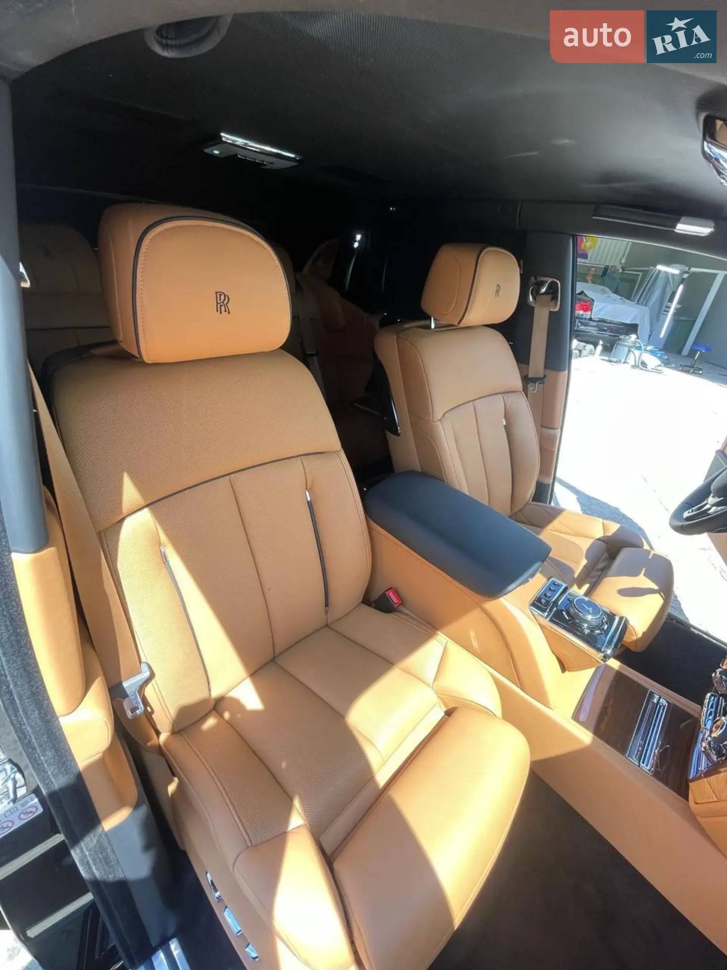 2021 Rolls-Royce Phantom - мініатюра 18