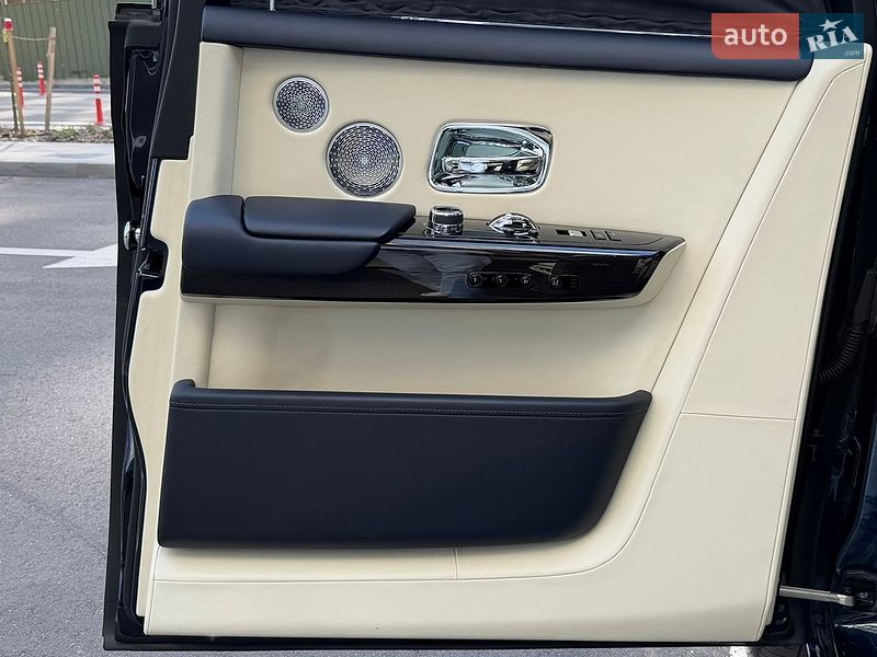 Седан Rolls-Royce Phantom 2019 в Киеве