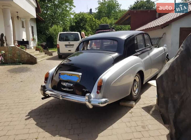 Купе Rolls-Royce Silver Cloud 1963 в Львові