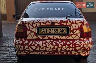 Хэтчбек Rover 200 1998 в 