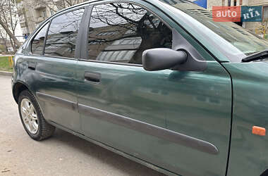 Хэтчбек Rover 200 1999 в 
