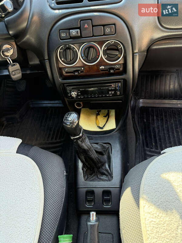 Хэтчбек Rover 200 1997 в Умани