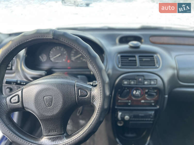 Хэтчбек Rover 200 1999 в Киеве