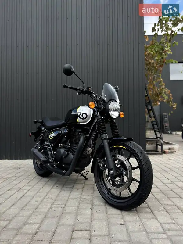 Royal Enfield Classic 2023