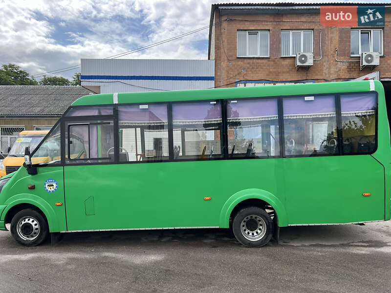 Міський автобус РУТА 25 2020 в Києві