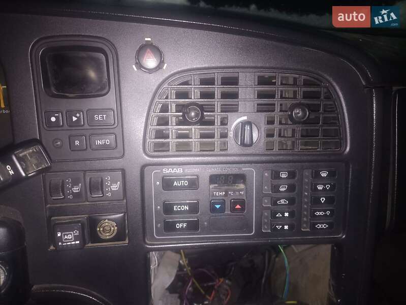 Седан Saab 9-3 1993 в Самборі