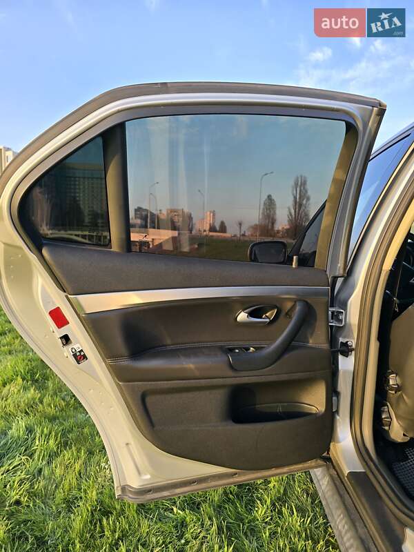 Седан Saab 9-3 2005 в Киеве