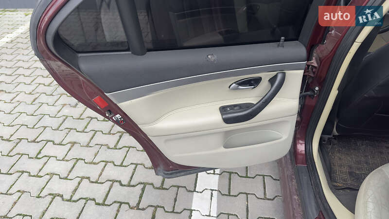 Седан Saab 9-3 2004 в Чернівцях