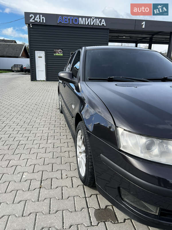 Седан Saab 9-3 2004 в Косове