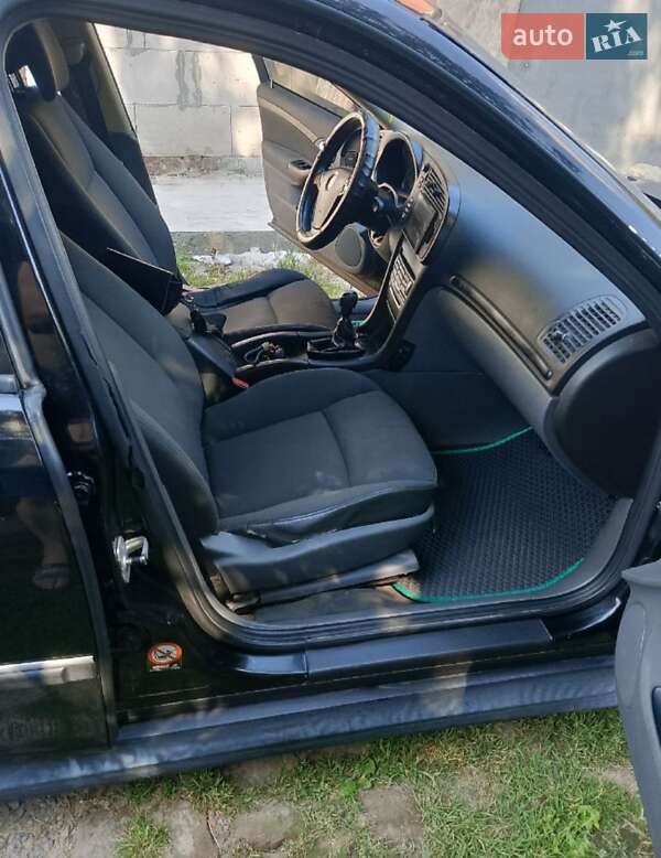 Седан Saab 9-3 2004 в Прилуках