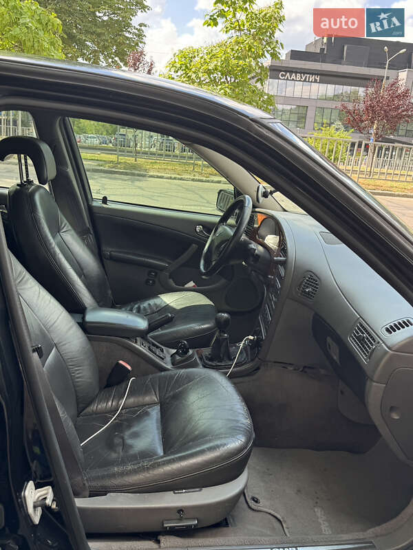 Седан Saab 9-5 2000 в Днепре