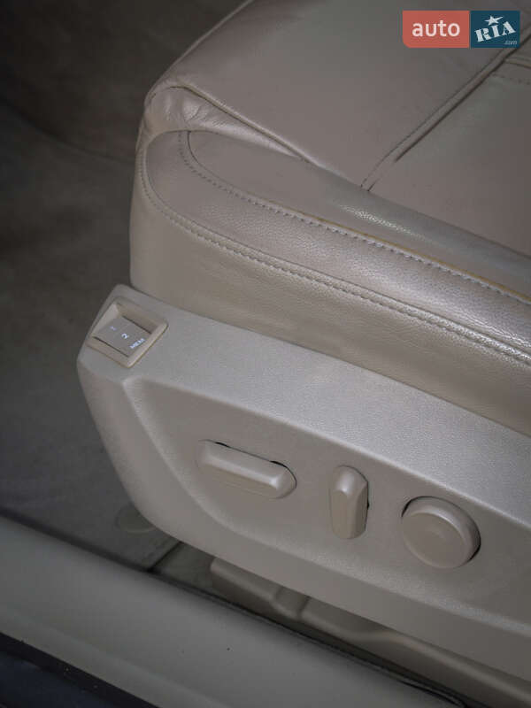 Седан Saab 9-5 2010 в Тернополе