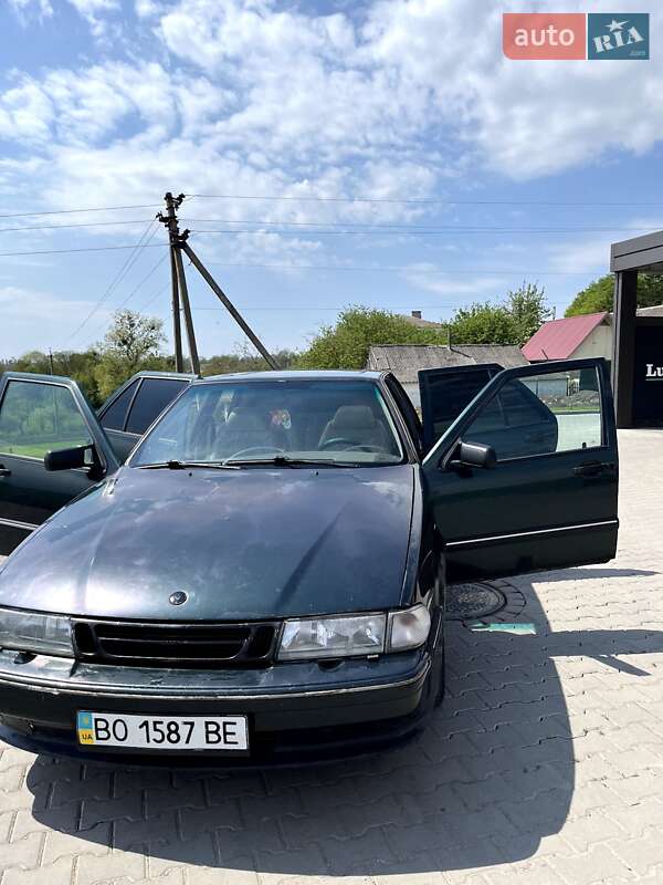Лифтбек Saab 9000 1993 в Шумске