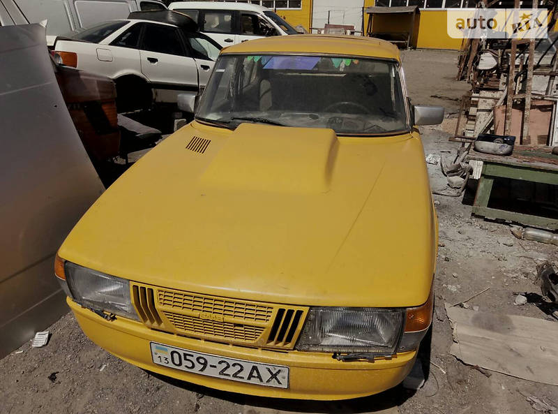 Saab 900 1982 года