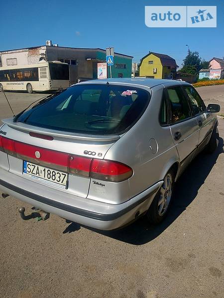 Saab 900