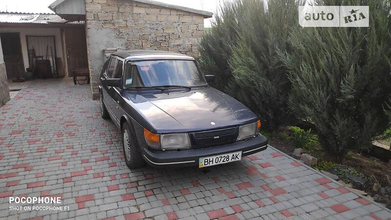 Седан Saab 900 1987 в Доброславі