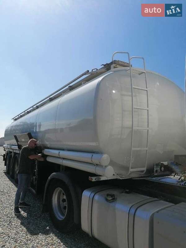 Цистерна полуприцеп SACIM SCX 2007 в Днепре