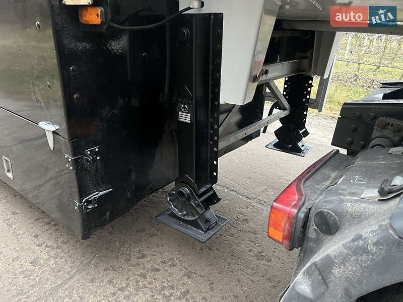 Цистерна полуприцеп SACIM SCX 2004 в Киеве