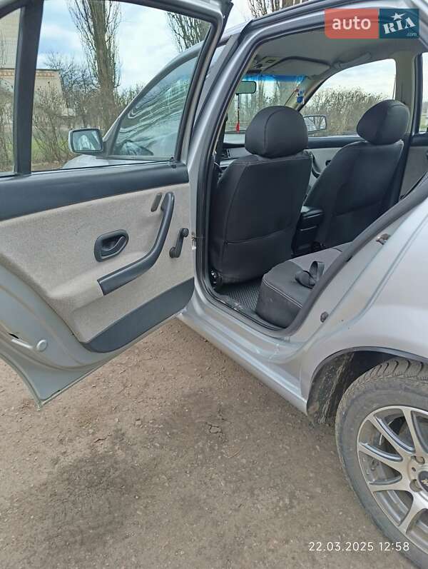 Седан Samand EL 2008 в Кегичівці