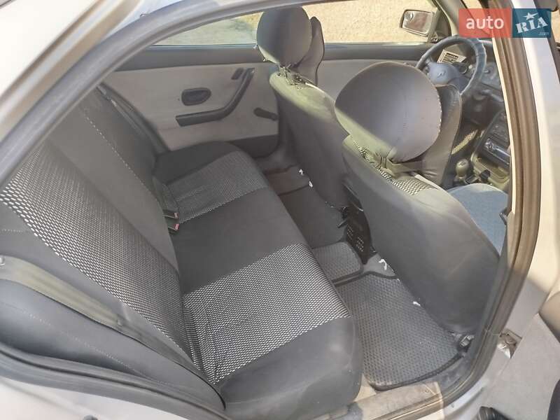 Седан Samand EL 2007 в Южноукраинске