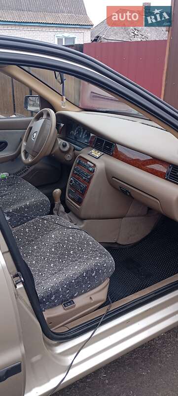 Седан Samand LX 2007 в Гребінці