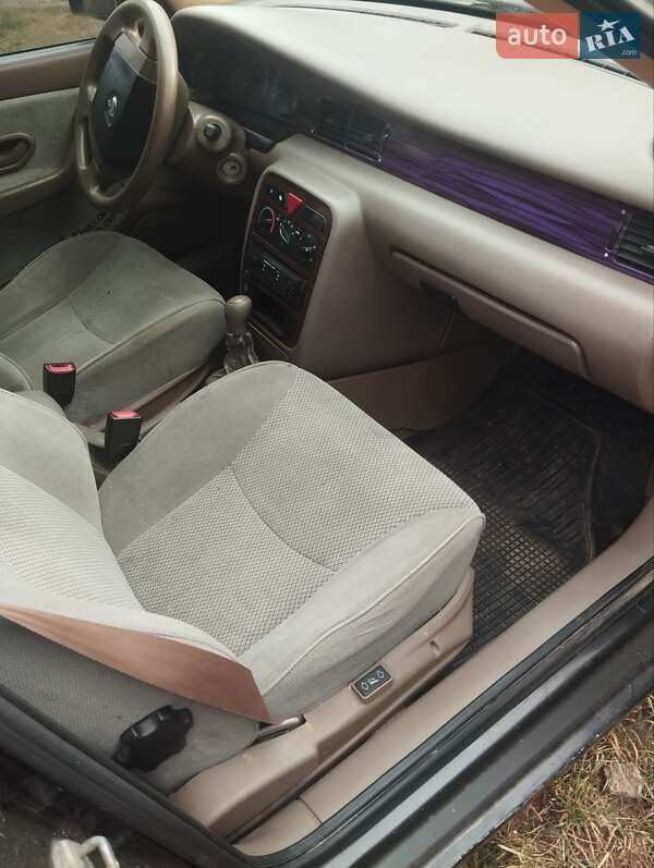 Седан Samand SE 2012 в Полтаві