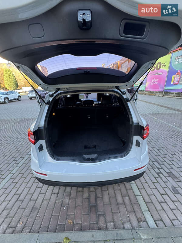 Внедорожник / Кроссовер Samsung QM6 2016 в Ужгороде фото 15 Внедорожник / Кроссовер Samsung QM6 2016 в Ужгороде