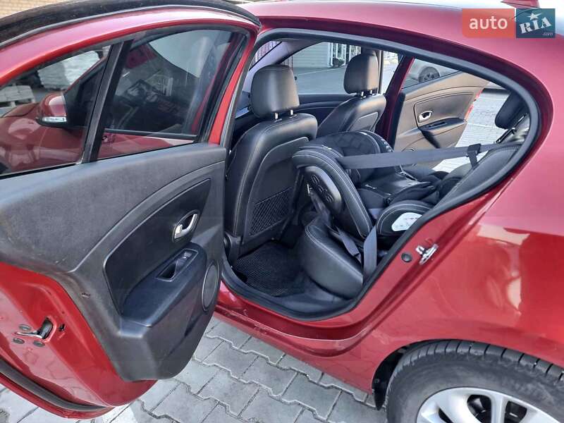 Седан Samsung SM3 2014 в Павлограде