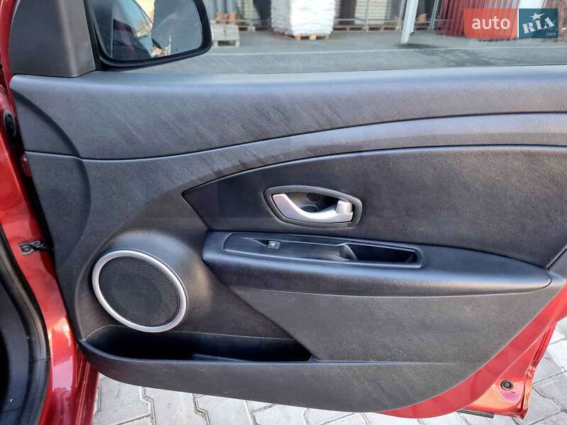 Седан Samsung SM3 2014 в Павлограде