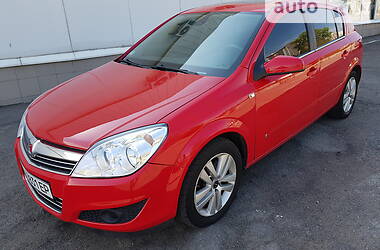 Хэтчбек Saturn Astra 2008 в 