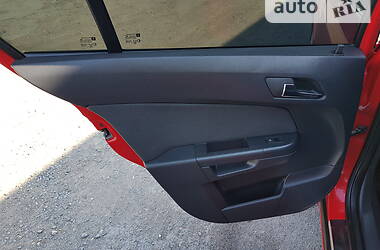 Хэтчбек Saturn Astra 2008 в 