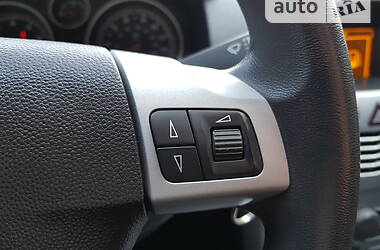 Хэтчбек Saturn Astra 2008 в 