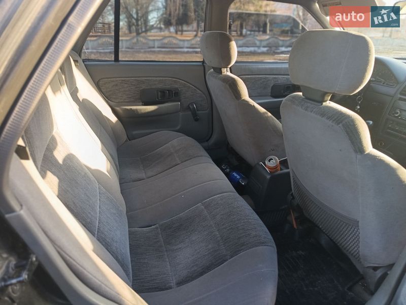 Седан Saturn SL 1993 в Шишаках фото 3 Седан Saturn SL 1993 в Шишаках