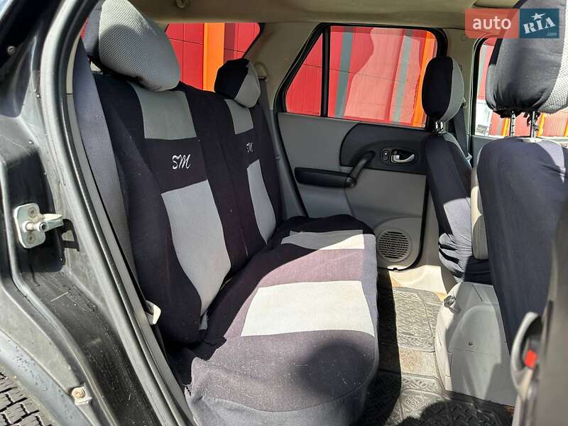 Позашляховик / Кросовер Saturn Vue 2004 в Києві