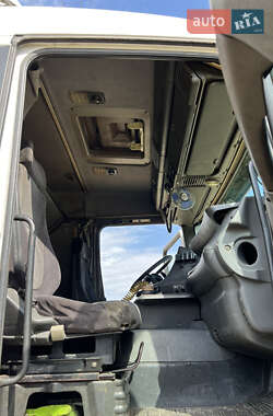 Тягач Scania 114 2002 в 