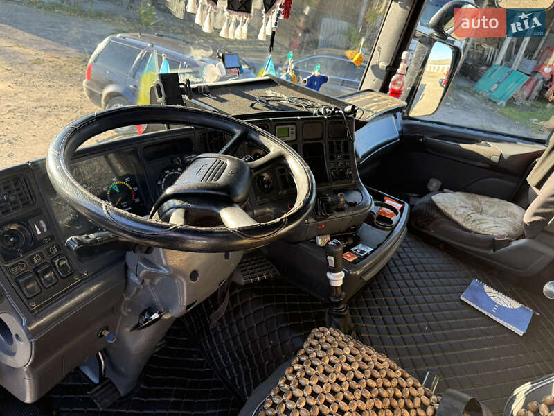 Тягач Scania 124 2002 в Шумську