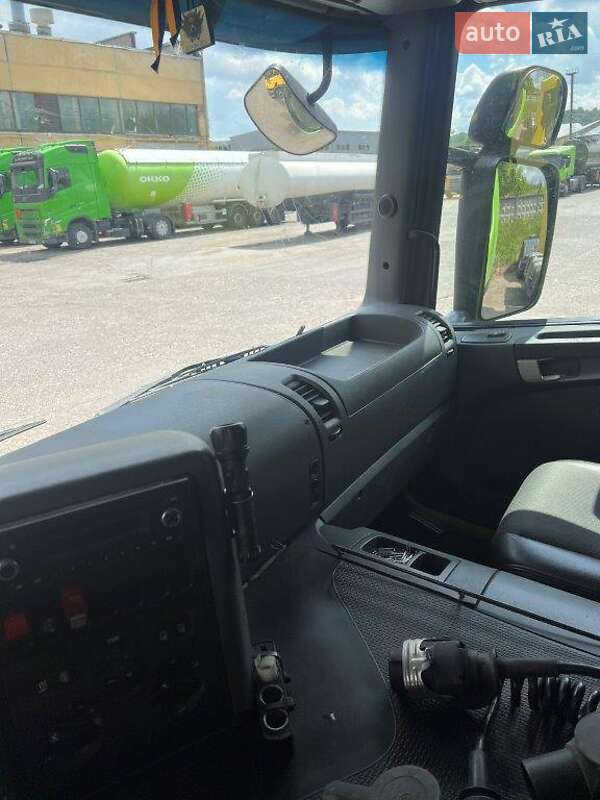 Тягач Scania P 2013 в Львові