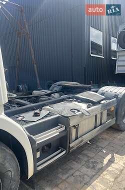 Тягач Scania P 2011 в 