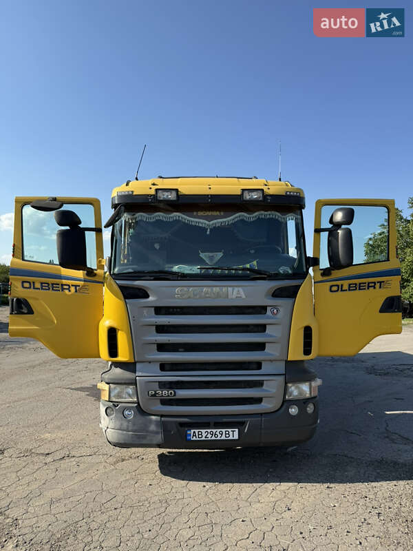 Контейнеровоз Scania P 2008 в Вінниці