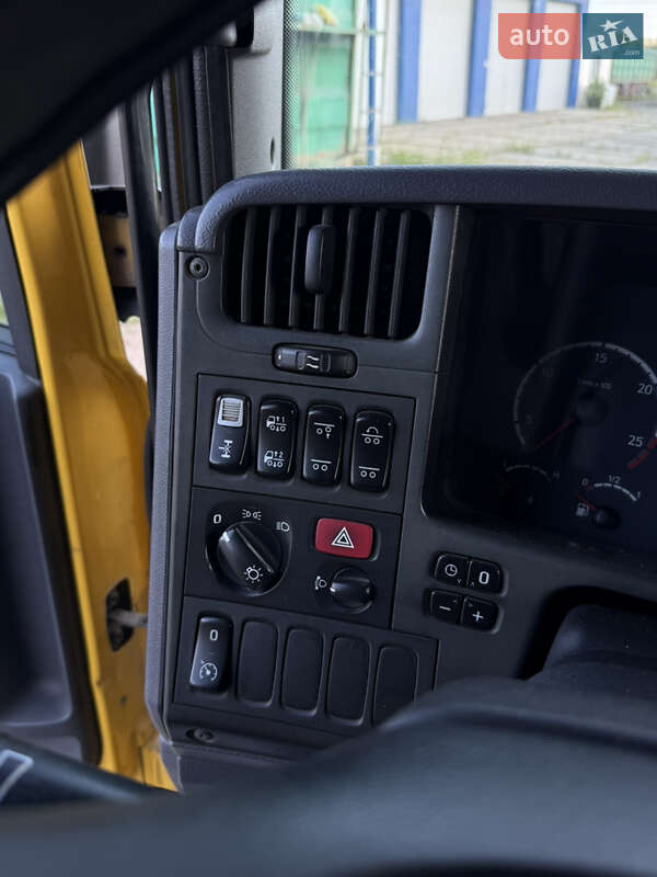 Контейнеровоз Scania P 2008 в Вінниці