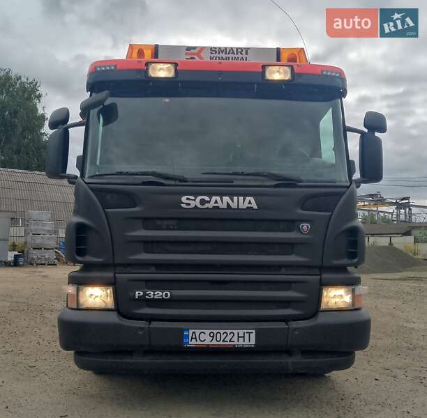 Сміттєвоз Scania P 2011 в Луцьку