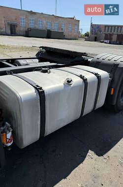 Тягач Scania R 114 2001 в 