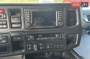 Контейнеровоз Scania R 450 2020 в 